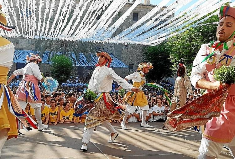 “Les festes que perviuen són les que se saben adaptar als canvis socials”