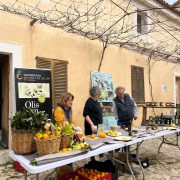 Fireta de producte amb Distintiu Serra de Tramuntana: Cooperatíva Agrícola de Sóller.